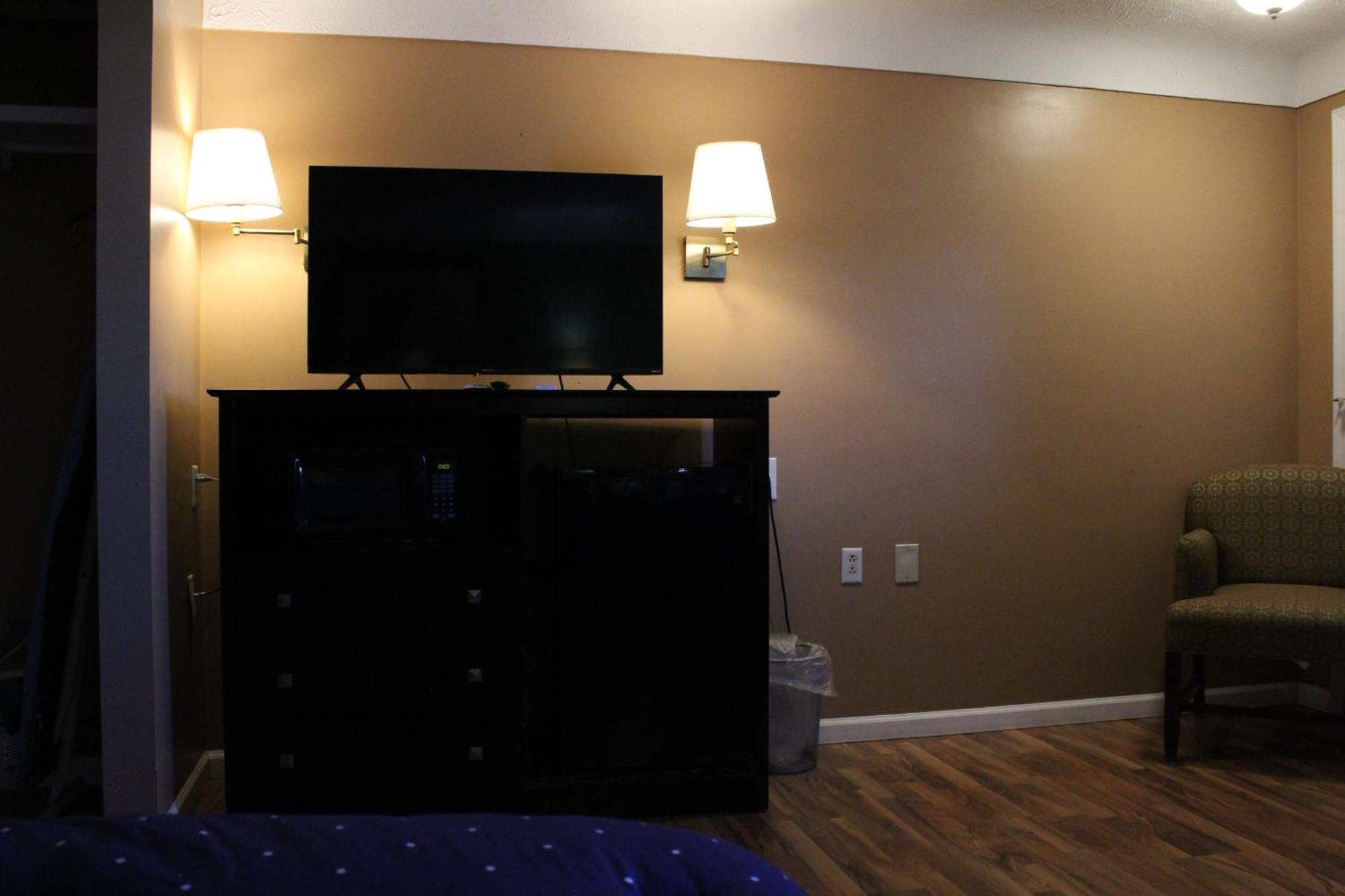 Hotel And 2*