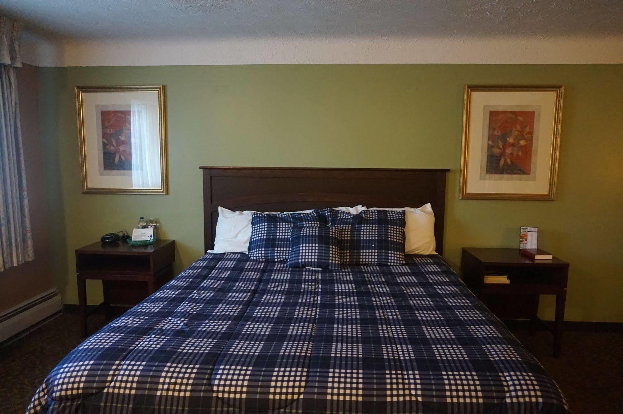And Hotel 2*