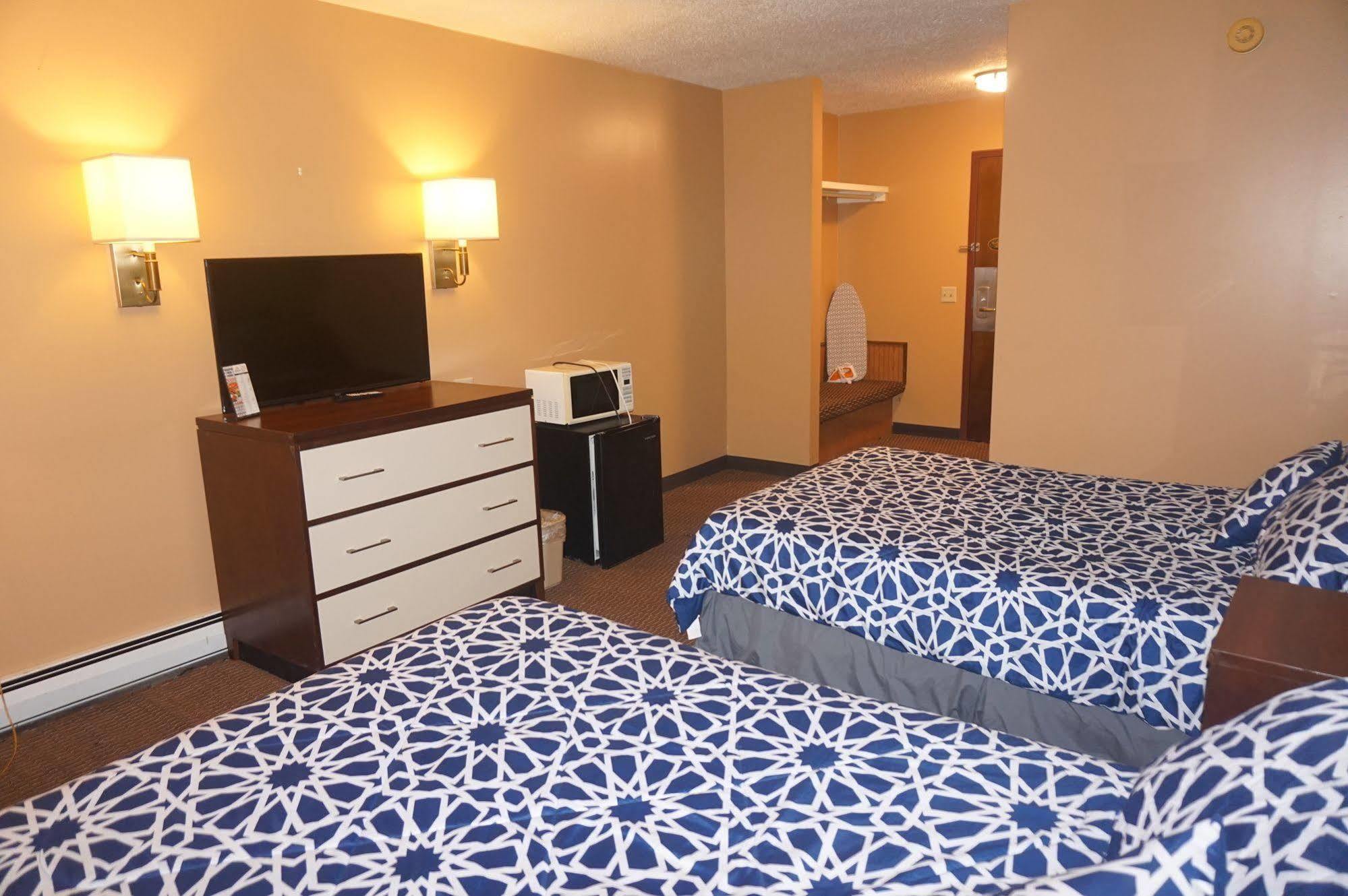 Hotel And 2*